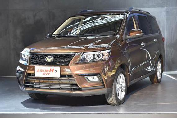 这台MPV跟宝骏730同级别，但是它有自动挡！