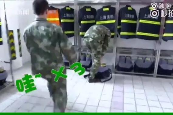视频：看消防员如何1分钟出警