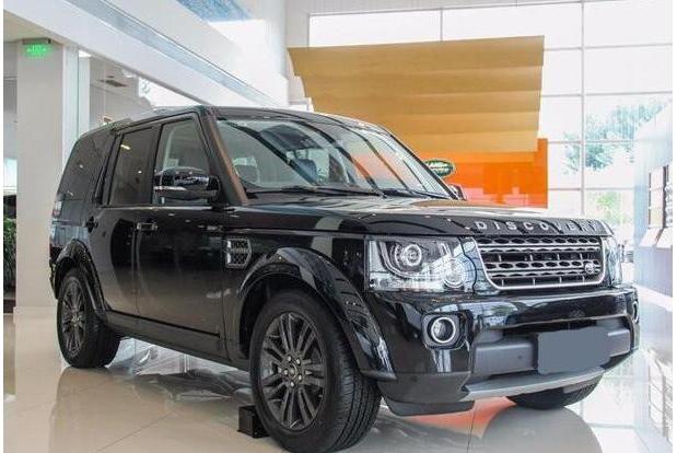 51岁魅力媲美周润发 座驾豪气娶得富婆名模