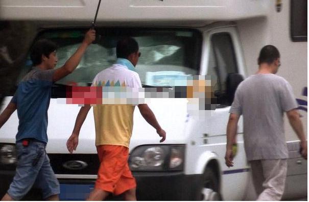 51岁魅力媲美周润发 座驾豪气娶得富婆名模