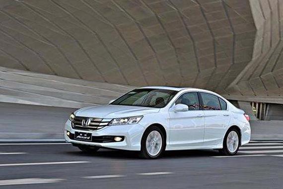 15万还想买自动档中型轿车？这三款满足你！