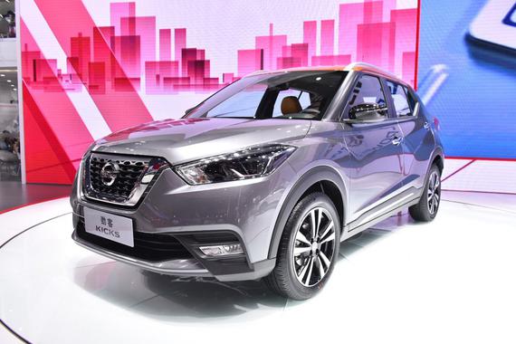 重庆车展视觉盛宴开启 精湛工艺震撼全场