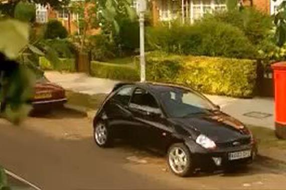 视频：自带鸟类驱赶功能的汽车！