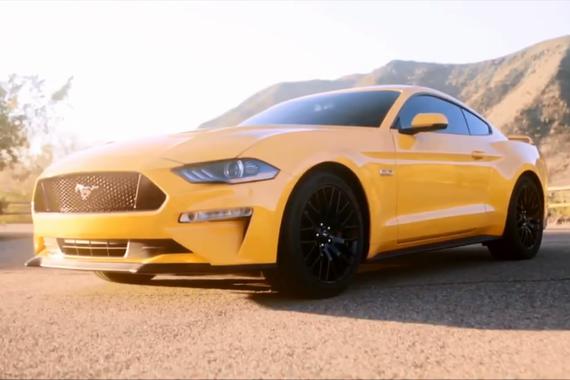 视频：金色闪电！2018福特野马 GT350