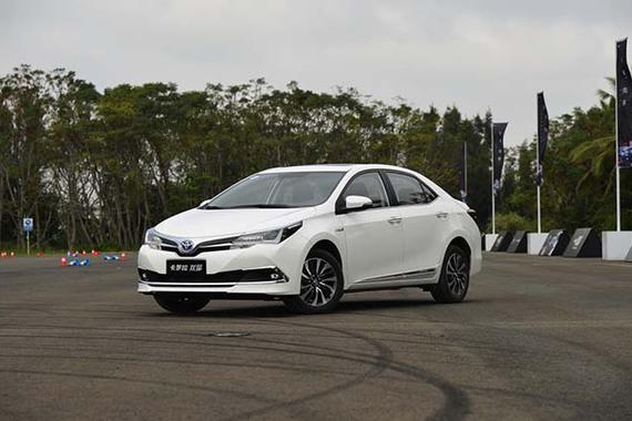 13万告别蜡烛灯 三款日系紧凑车推荐