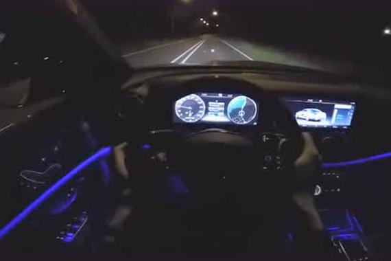 视频：奔驰E开灯的一刻，才是霸气的开始 