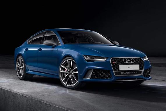 视频：兄弟对决！奥迪S8 Plus vs 奥迪RS7