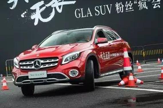 新一代奔驰GLA“疯”悍上市，X1和Q3皆如临大敌