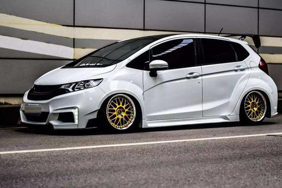 10万元“超跑”你到哪里去找?别看了就在这里