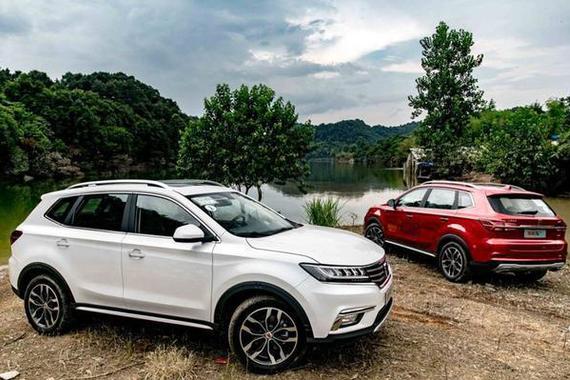 这款互联网智能汽车逼格十足!