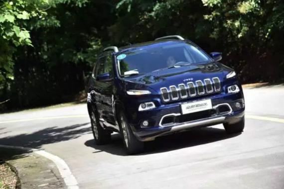 带着孩子看世界 选这辆20几万的SUV错不了