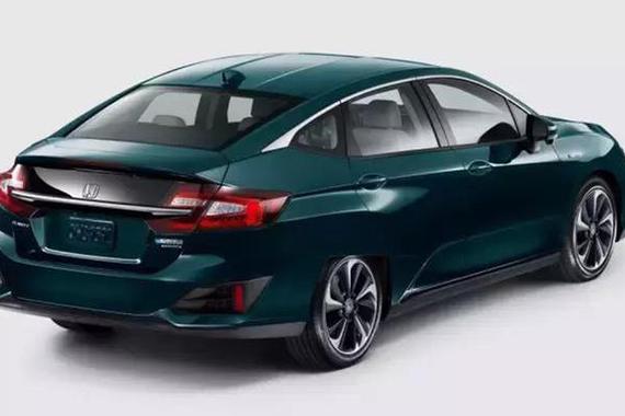 一年卖了70万辆，搭载10AT变速箱，新款才18万