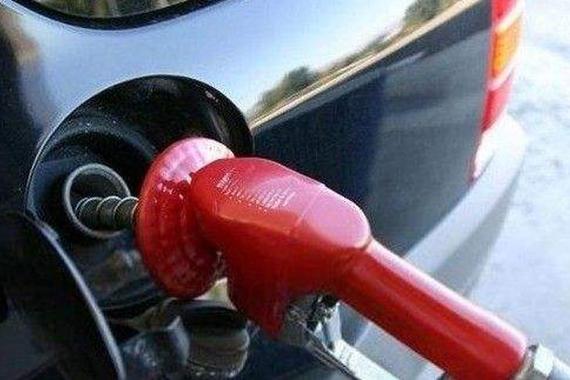 两桶油价格战愈演愈烈 成品油价年内最大跌幅来袭