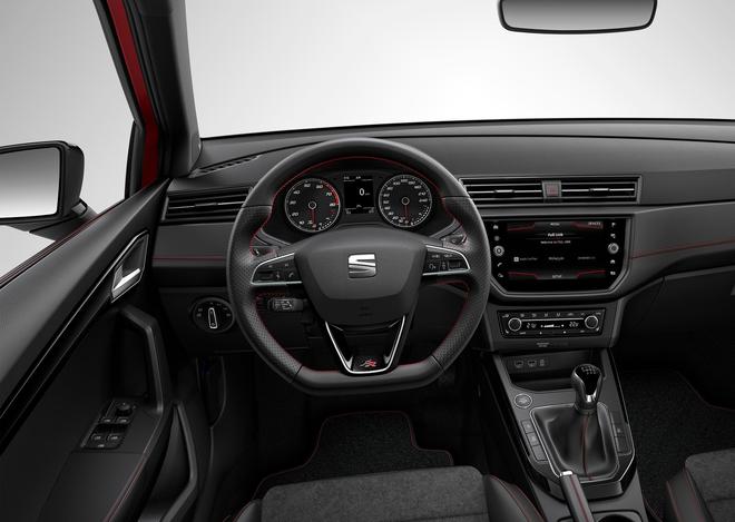 西雅特Arona FR版本内饰