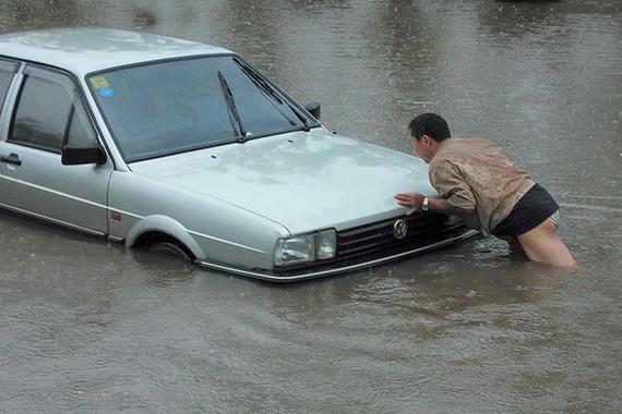 雨季开车不把这个功能关掉 发动机可能会毁掉