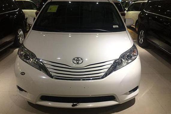 极品商务座驾17款丰田塞纳给您一个不一样的舒适空间