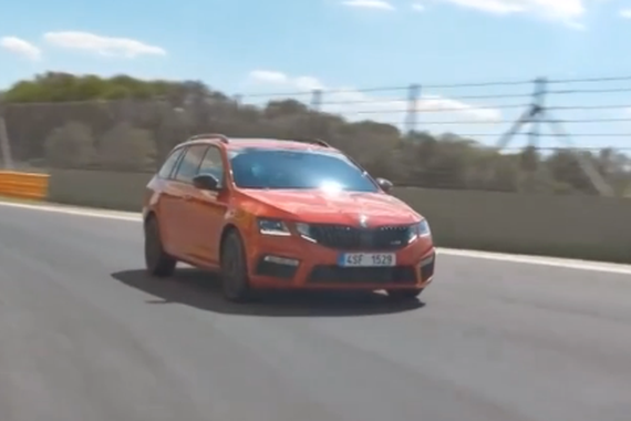 视频:2017斯柯达明锐RS 245 驾享其成