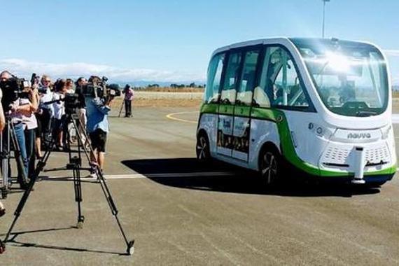 墨尔本市试运行无人驾驶公交 车内无方向盘 