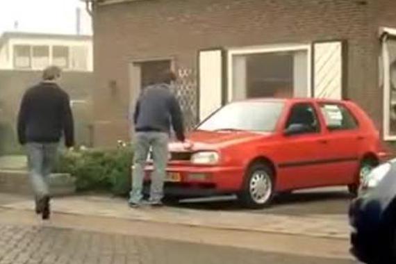 视频：买二手车时！不要被车主的外貌给骗了