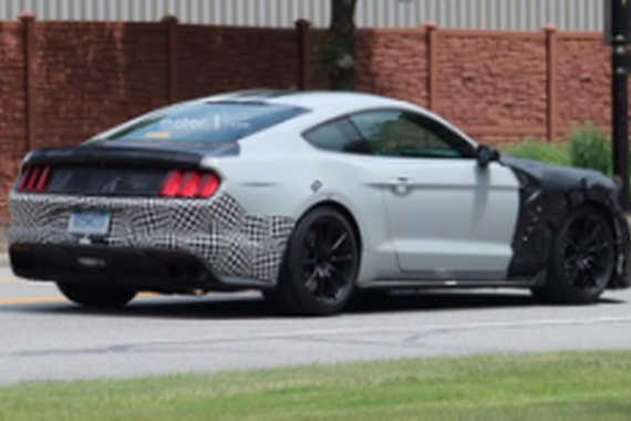 将运动发挥到极致 Mustang Shelby GT500谍照曝光