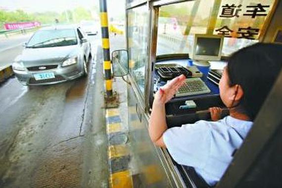 高速过站拿卡扣2分罚款两百！陷阱很多！