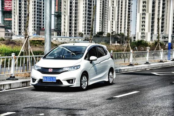 没钱也能拥有超跑梦!花1300块自己动手改装飞度GK5!