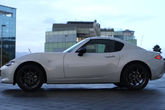 视频:马自达全新MX-5 RF 帅气的硬顶敞篷