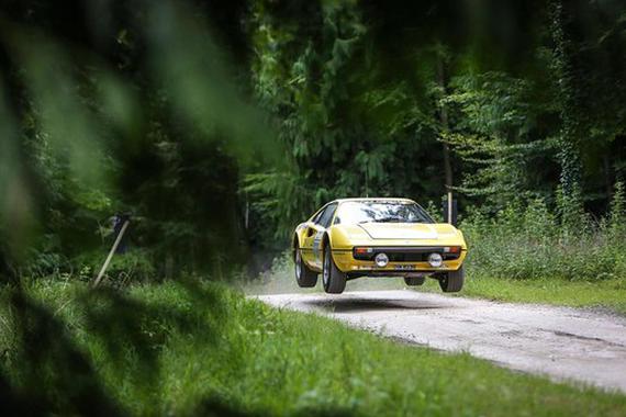 各种豪车超跑看个够:法拉利 迈凯伦 布加迪 保时捷