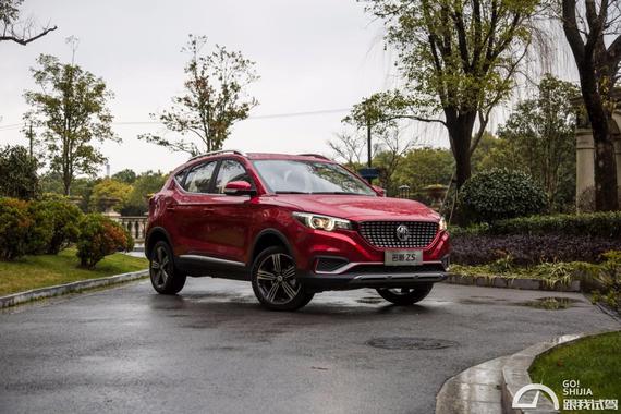 超人气小型SUV强强对决 名爵ZS对比日产劲客