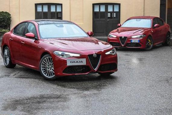 小法拉利想让捷豹吃土，还没上牌，被五菱宏光吓哭