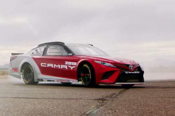 视频：2018丰田凯美瑞纳斯卡比赛赛车
