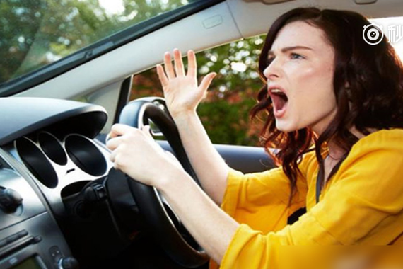 视频：新手司机开车上路容易出错的那些操作！