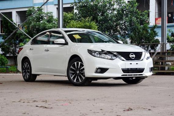 新蒙迪欧和新天籁该选谁？移动沙发和小马丁怎么选？