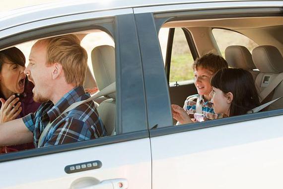 孩子当心！父母最易开车时坑你