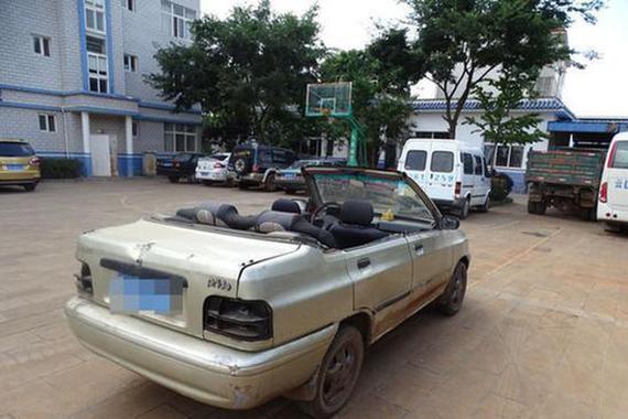 日本小伙爆改货车，帅气外观堪比兰博基尼，太拉风！