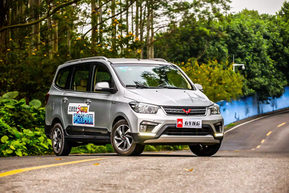 年销50万，统治秋名山的“五菱宏光S”为啥这么火