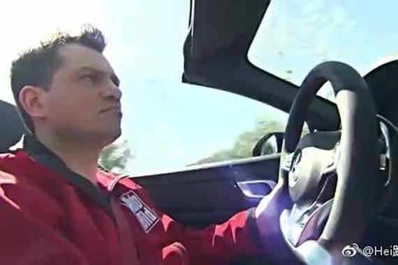 视频：试驾梅赛德斯-AMG SLC 43 升级9AT