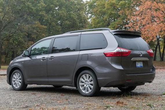 骂GL8街车？这是一台让奥德赛都难堪的丰田MPV