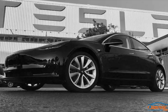 特斯拉市值惨跌120亿美元