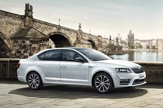 15万的热门合资车中，这4款拥有很NB的两个功能！