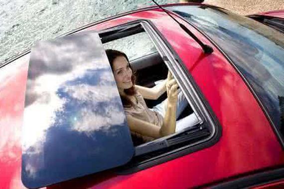 打开车门满满一车水，因为锁车时忘了回头看一眼