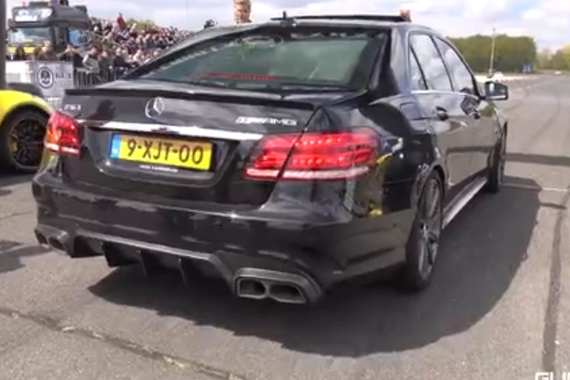 视频：不惧挑战 奔驰AMG E 63直线暴强加速