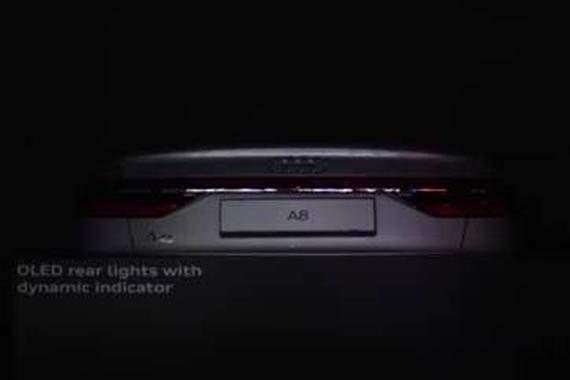 视频：不愧是灯厂 全新奥迪A8炫酷尾灯
