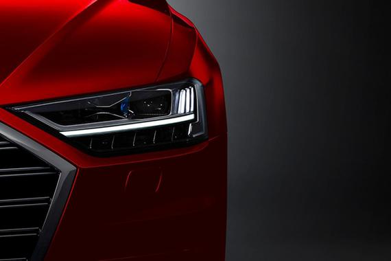 全新奥迪A8教你“玩灯” ！奔驰宝马都得学着点