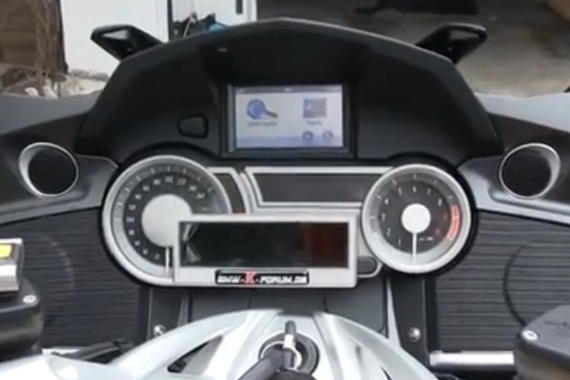 视频：妹子帅锅统统被撩 宝马K1600 GT摩托车