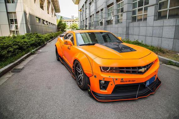 这辆国内改装版的大黄蜂，堪称世界最帅，秒杀野马！