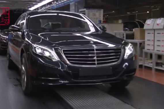 视频：奔驰S级的车标都是妞来装？