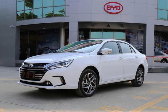 老外可能不会开，这样的国产是真棒！内饰堪比特斯拉