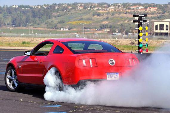 科技将会改变未来，但我还是对汽油车从始至终