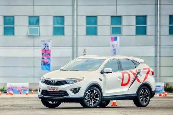 WHAT？我居然开着一台原装家用车下了赛道！